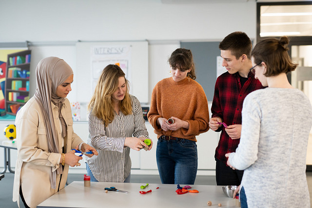 Bachelorstudiengang Frühkindliche und Elementarbildung in der Forscherstation.